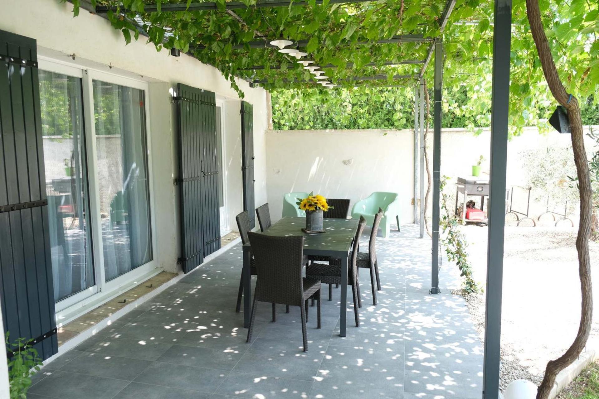 Très jolie location vacances climatisée, 6 personnes proche des Baux de Provence, située au coeur des Alpilles à Mouriès, LS1-312 Clarta Extérieur photo